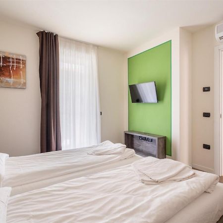 Residence Maroadi Torbole Sul Garda Eksteriør bilde
