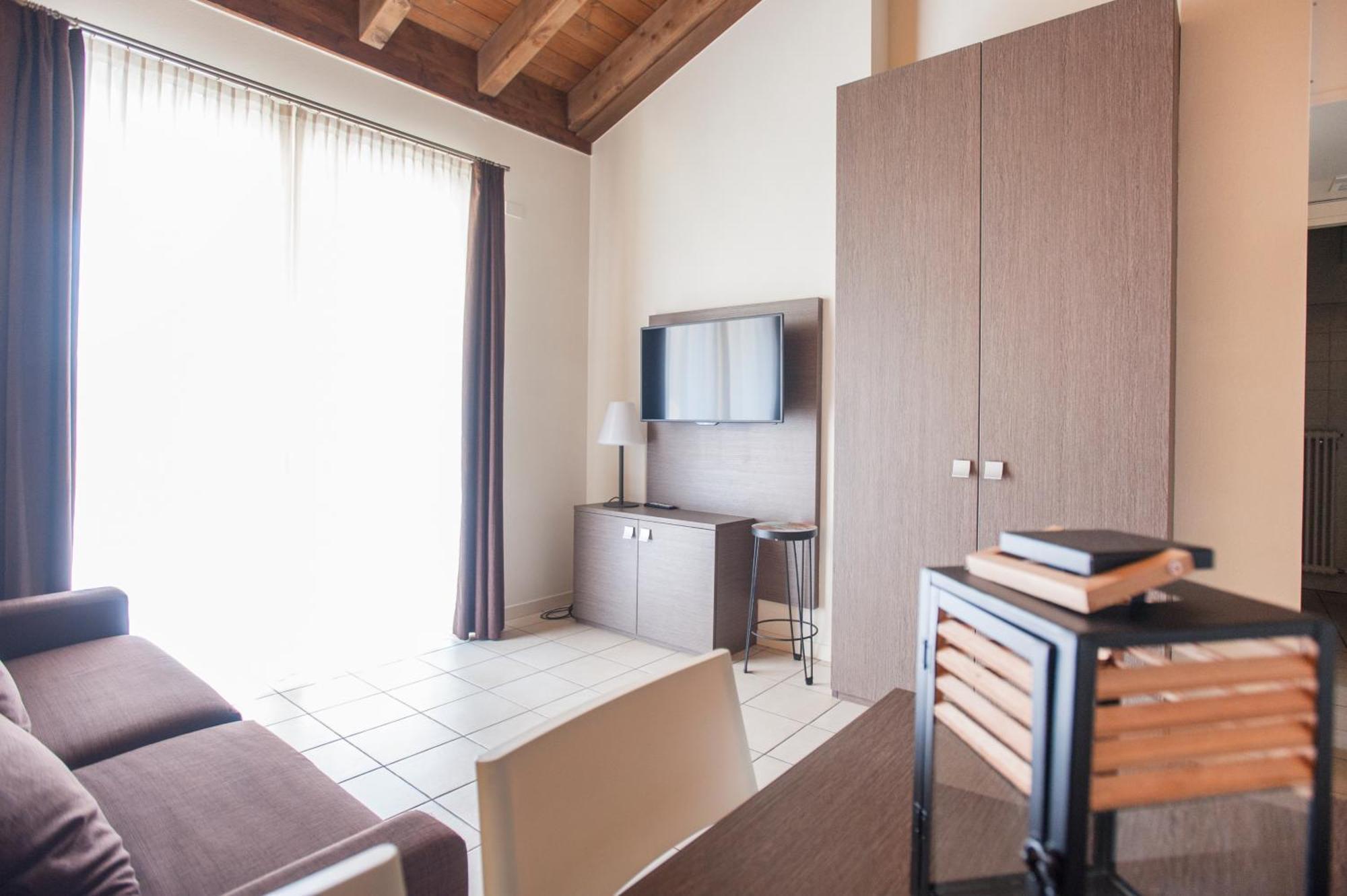 Residence Maroadi Torbole Sul Garda Eksteriør bilde