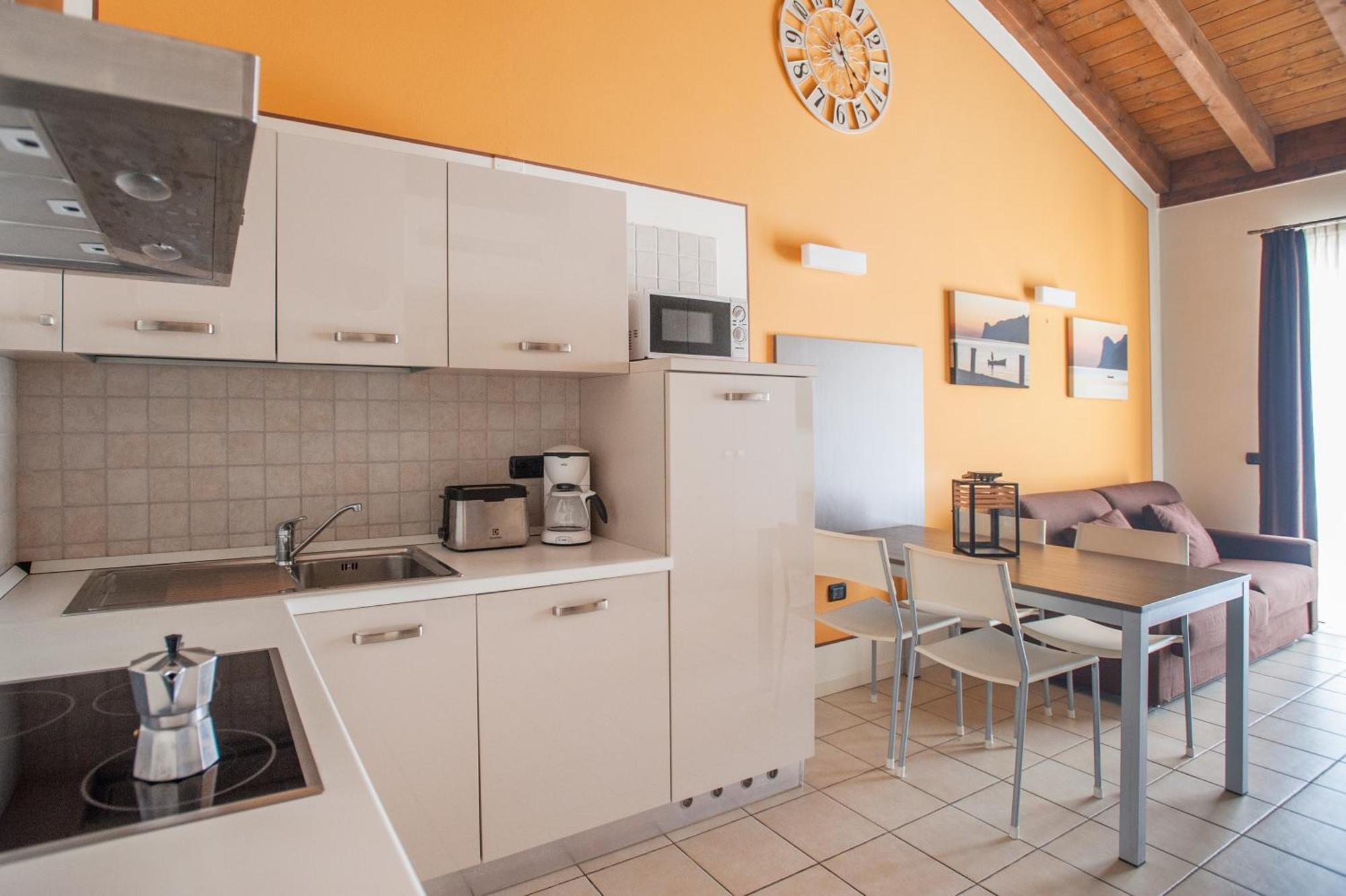 Residence Maroadi Torbole Sul Garda Eksteriør bilde