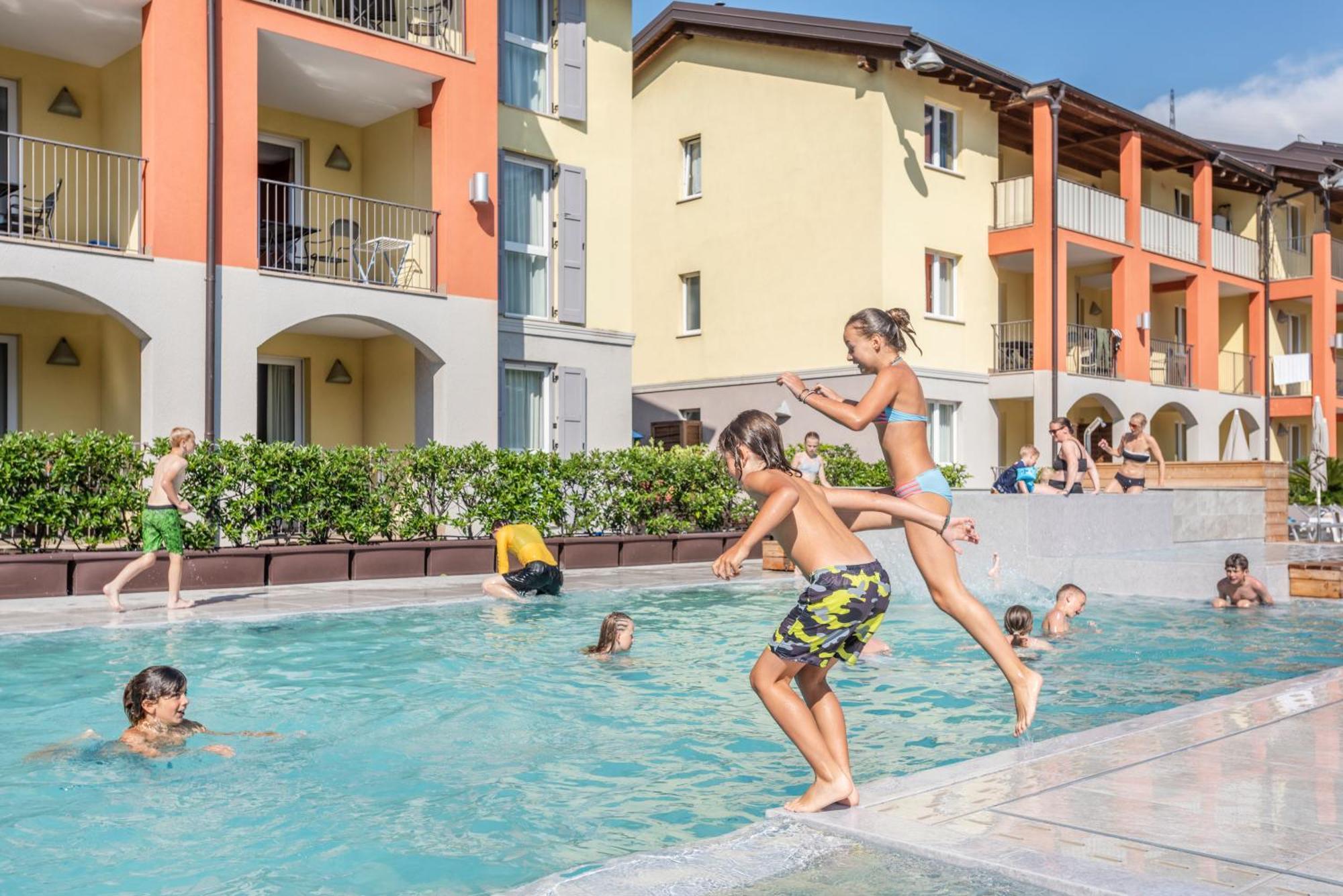 Residence Maroadi Torbole Sul Garda Eksteriør bilde