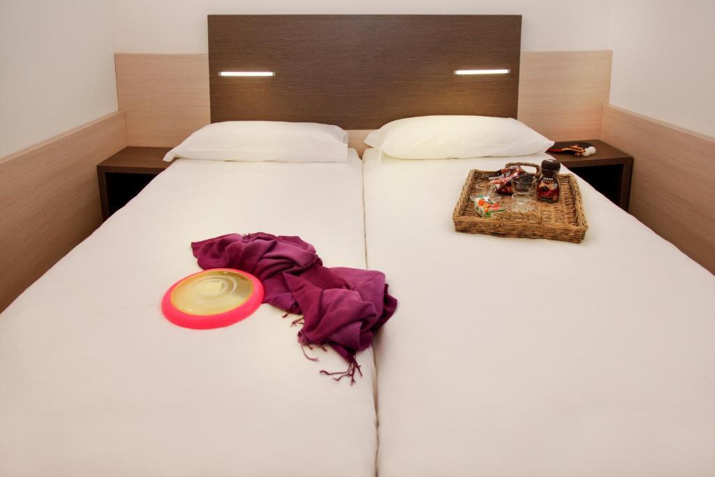 Residence Maroadi Torbole Sul Garda Rom bilde