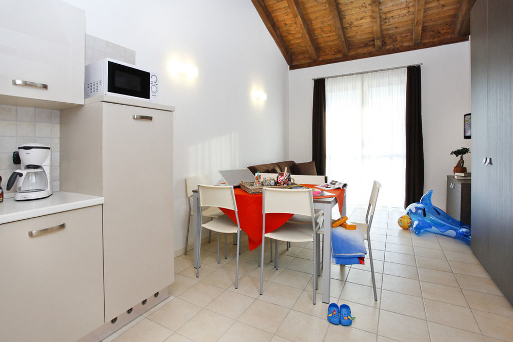 Residence Maroadi Torbole Sul Garda Eksteriør bilde