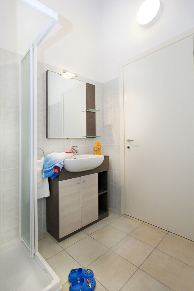 Residence Maroadi Torbole Sul Garda Eksteriør bilde